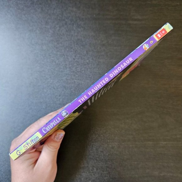 4/$20 Haunted Dinosaur (Creepella von Cacklefur 9): A Geronimo Stilton Adventure - Picture 3 of 5